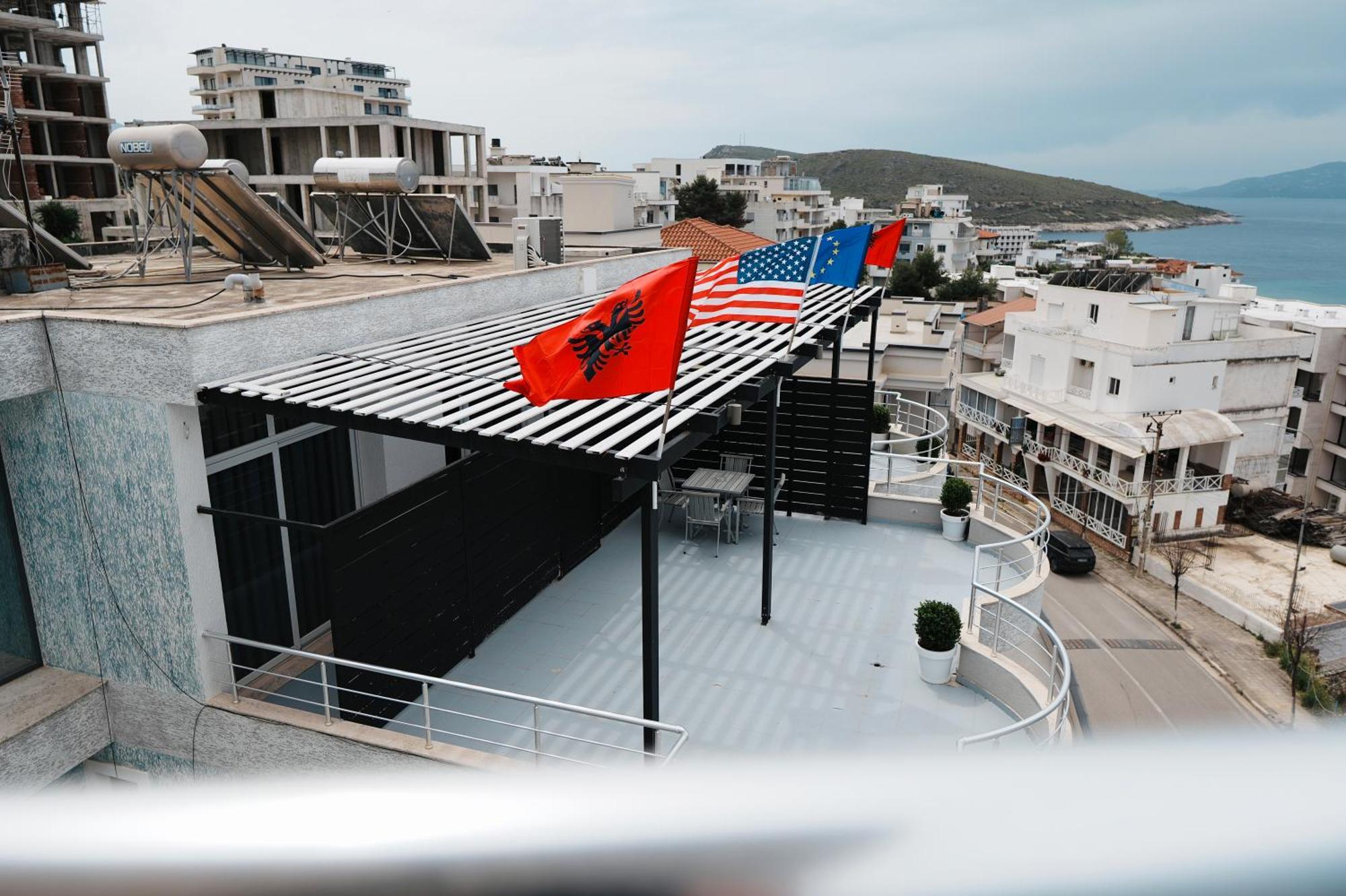 Hotel Blue Sky Sarandë Eksteriør bilde