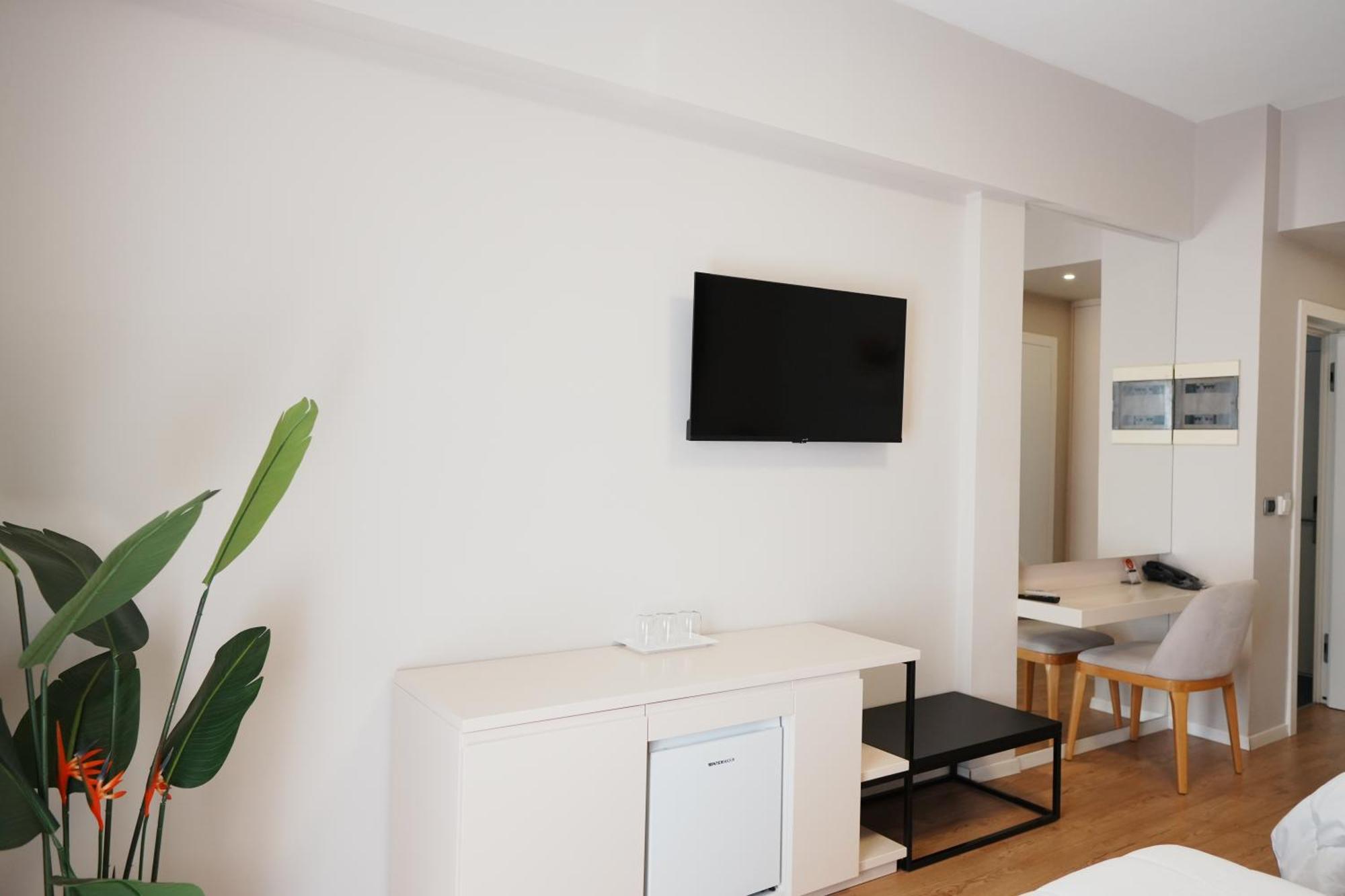 Hotel Blue Sky Sarandë Eksteriør bilde